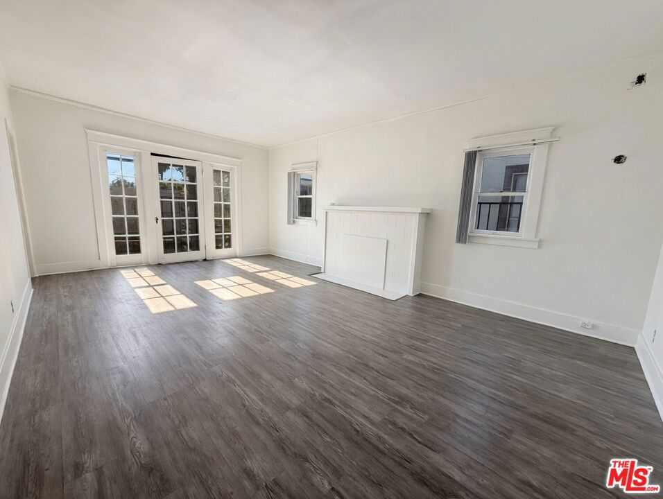 881 W 23rd Street