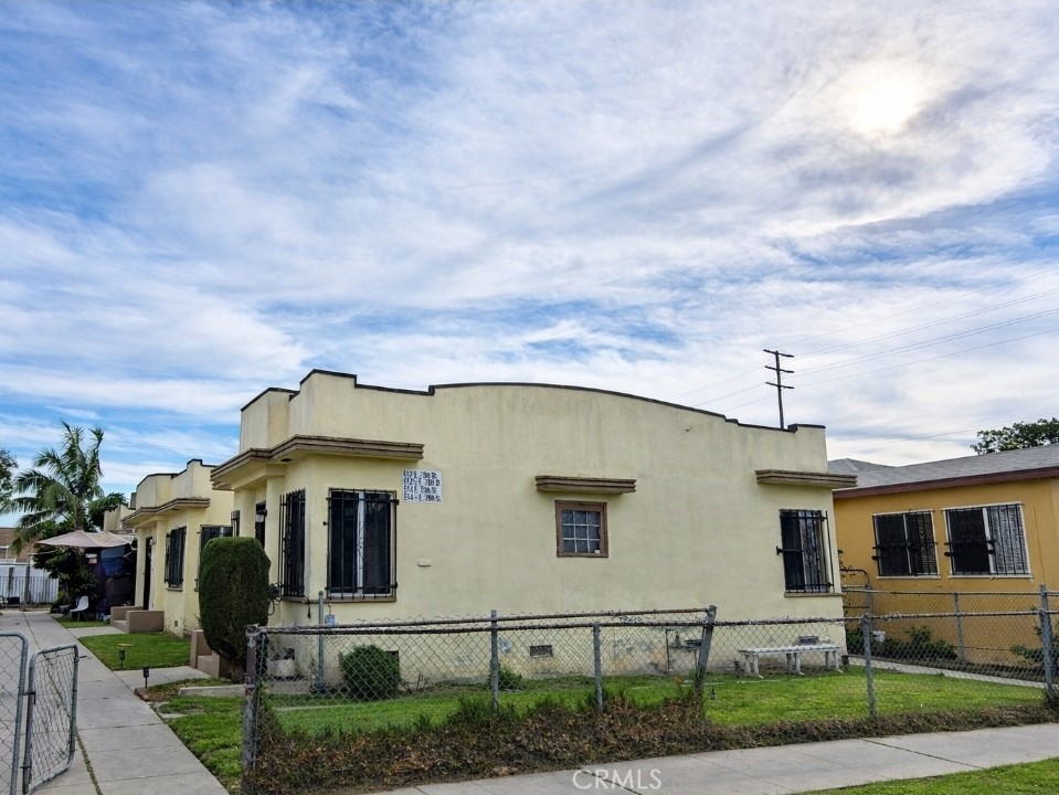 912 E 79th