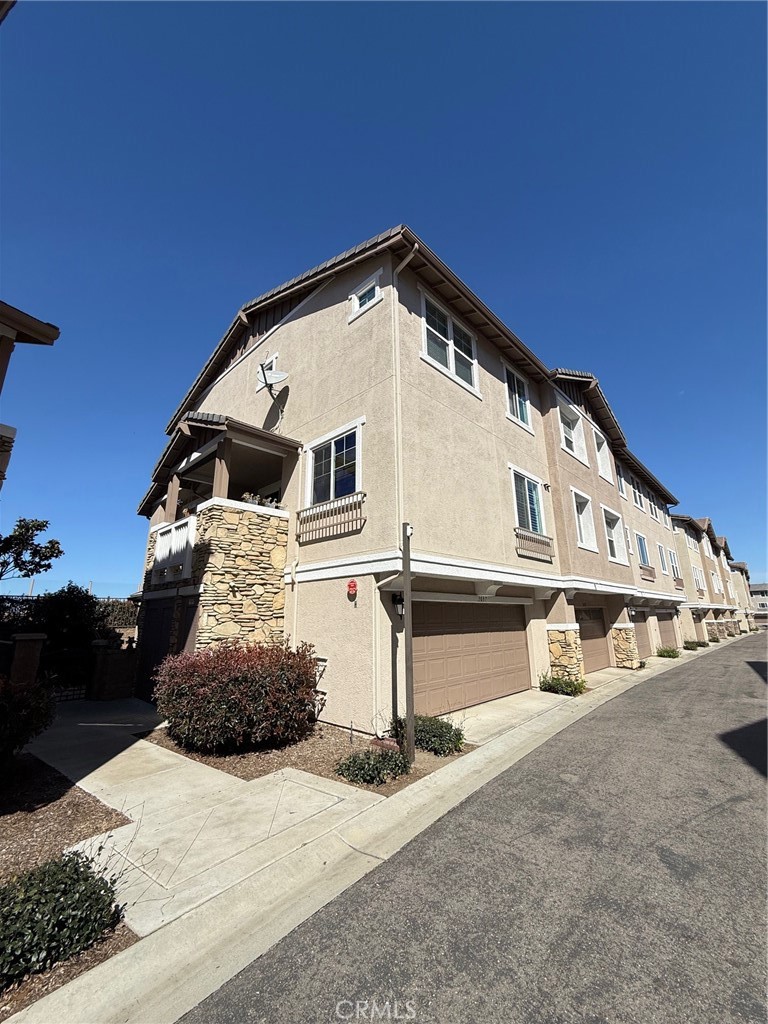 3037 Cole Grade