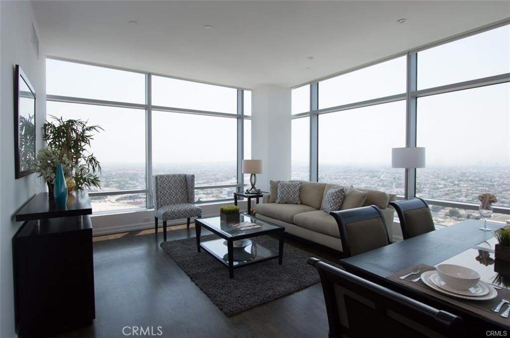 900 W Olympic Boulevard 36B