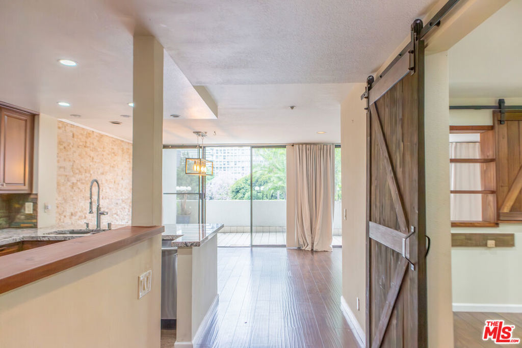 880 W 1st Street 205