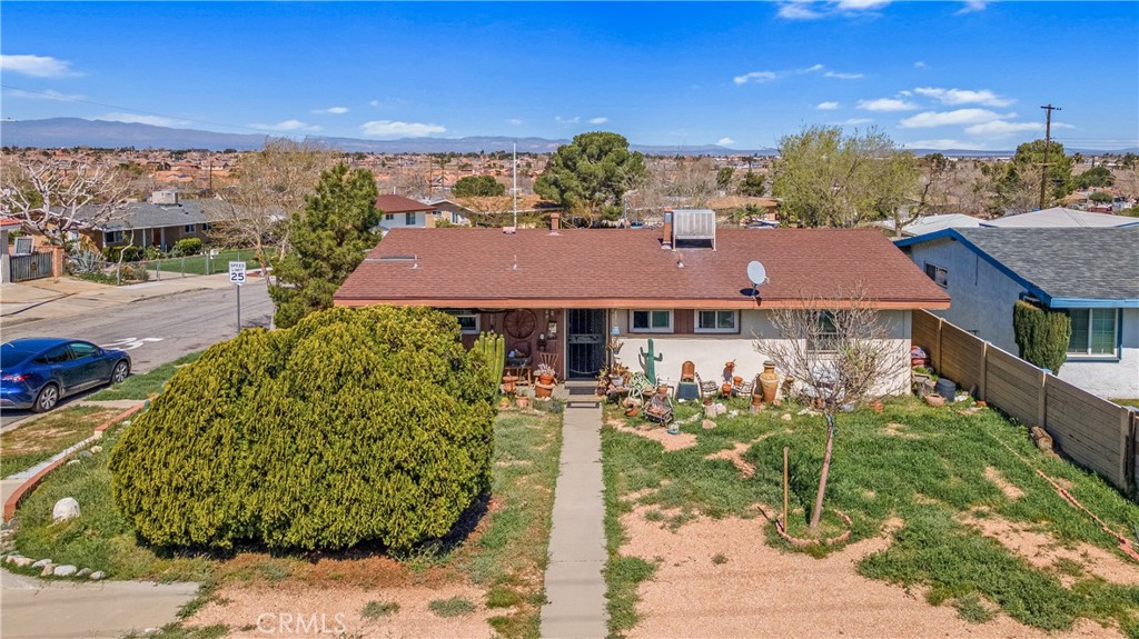 1549 Elizabeth Lake