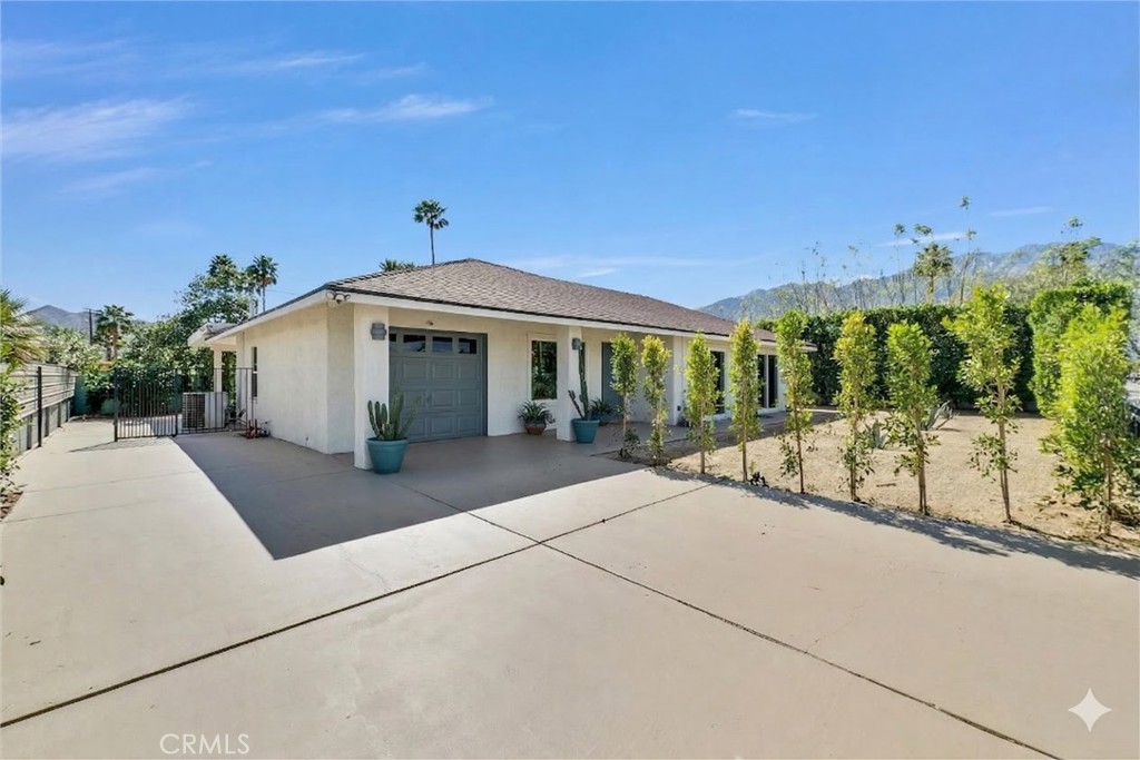 3967 E Sunny Dunes Road