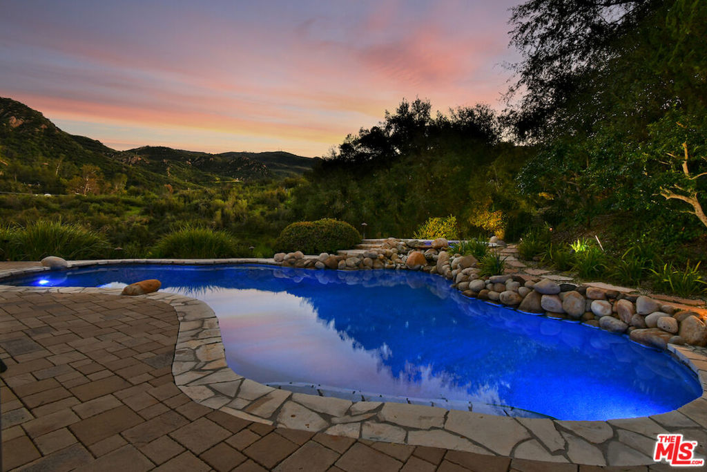 2317 Sierra Creek Road