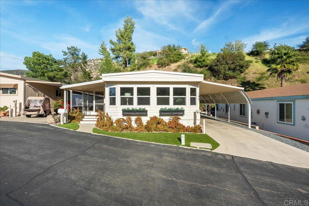 8975 Lawrence Welk Drive SPC 195