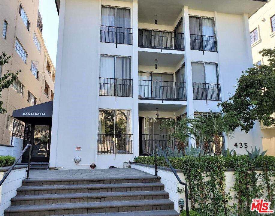 435 N PALM Drive 202