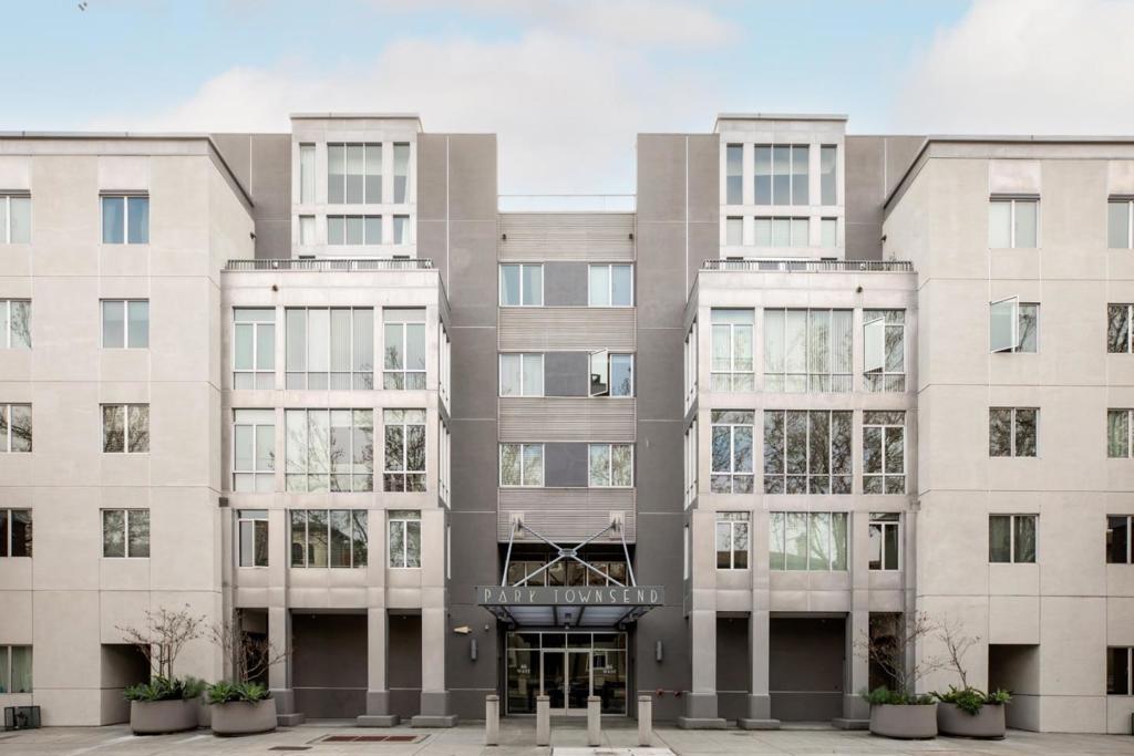 46 W Julian Street 208