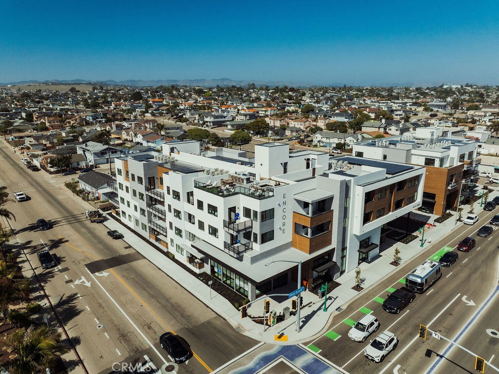 401 Grand Avenue W 101