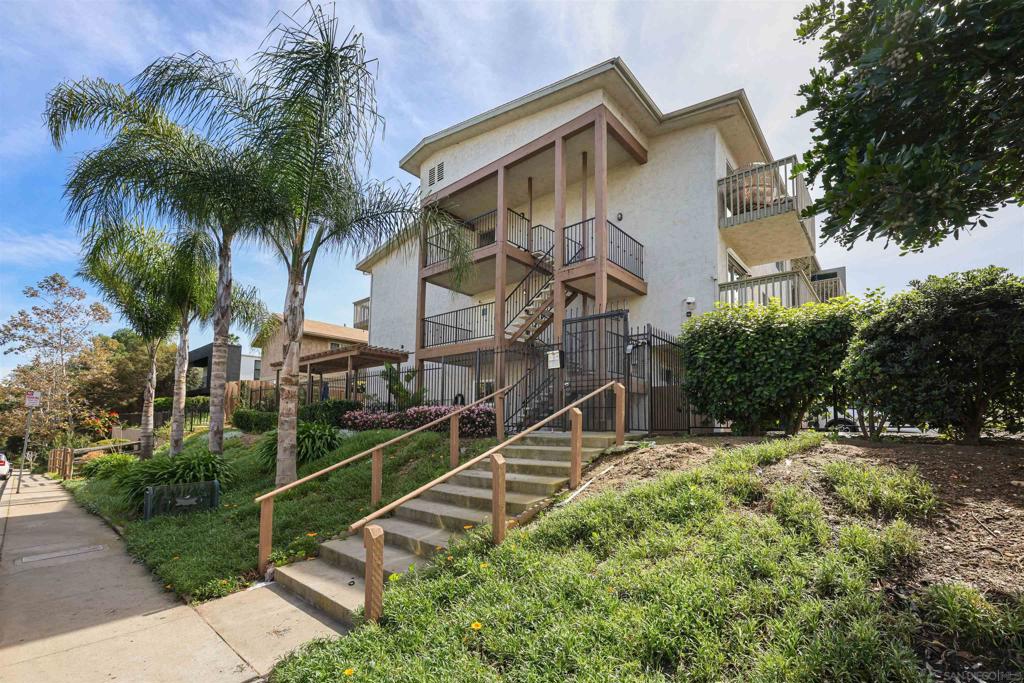3029 Broadway 4