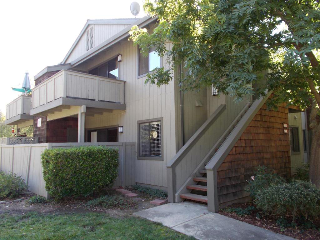 1615 La Terrace Circle
