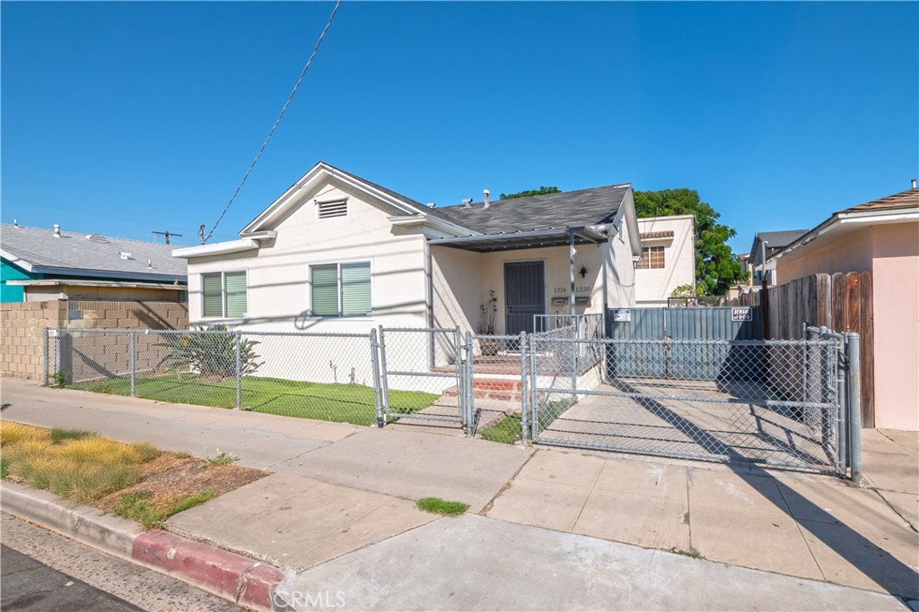 1316 S Grand