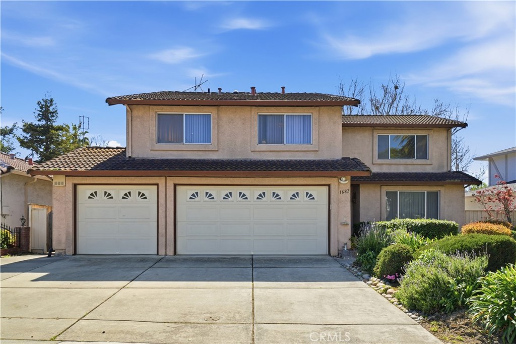 1682 Commodore Drive