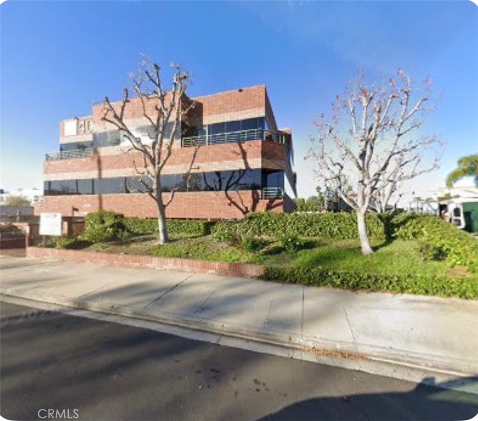 1919 Williams Street 310