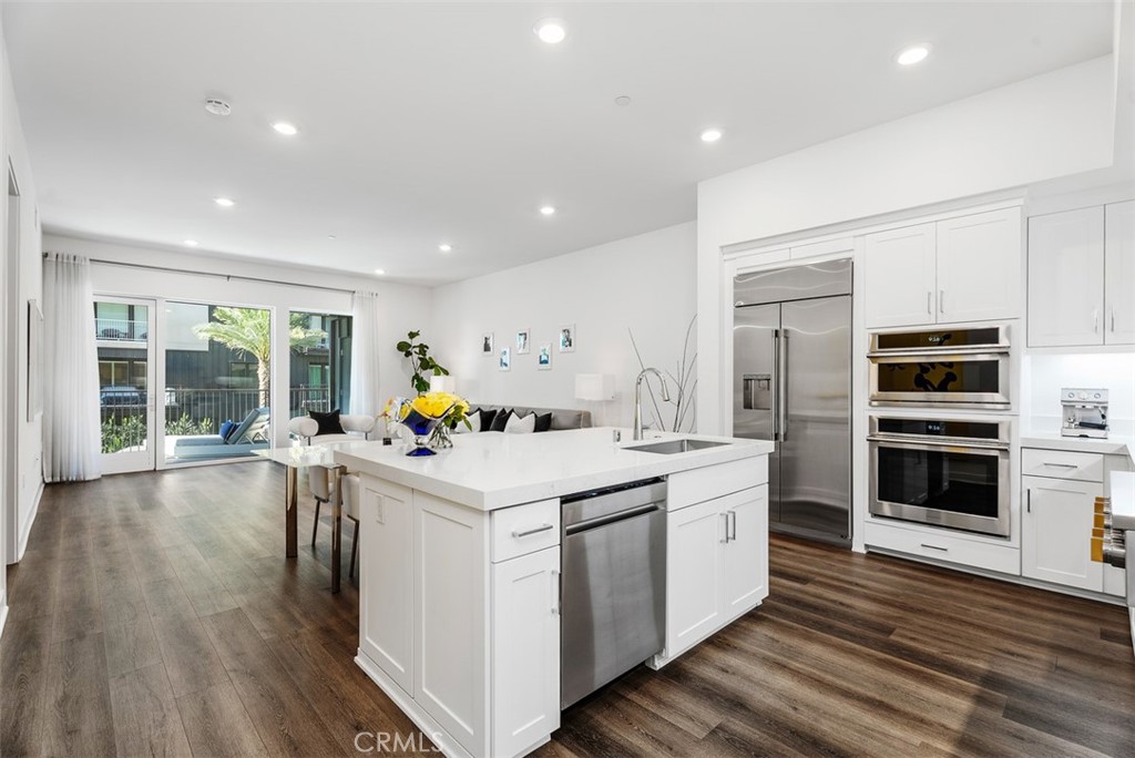 3305 Rivington
