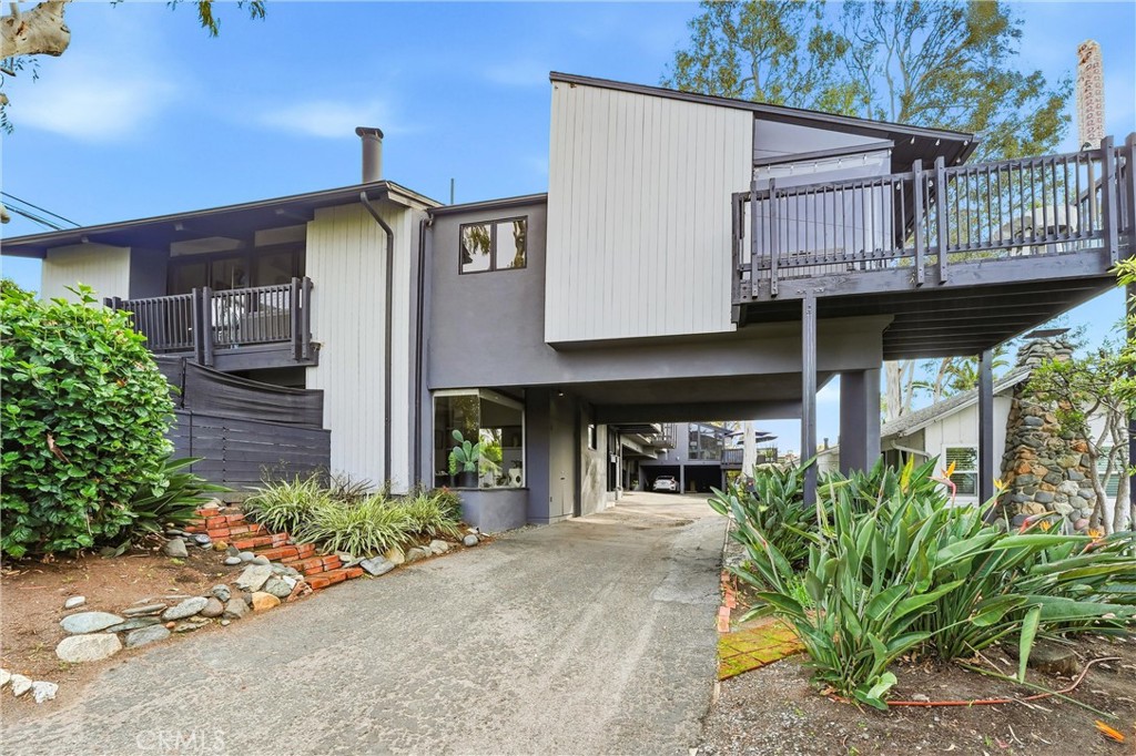 2101 Glenneyre
