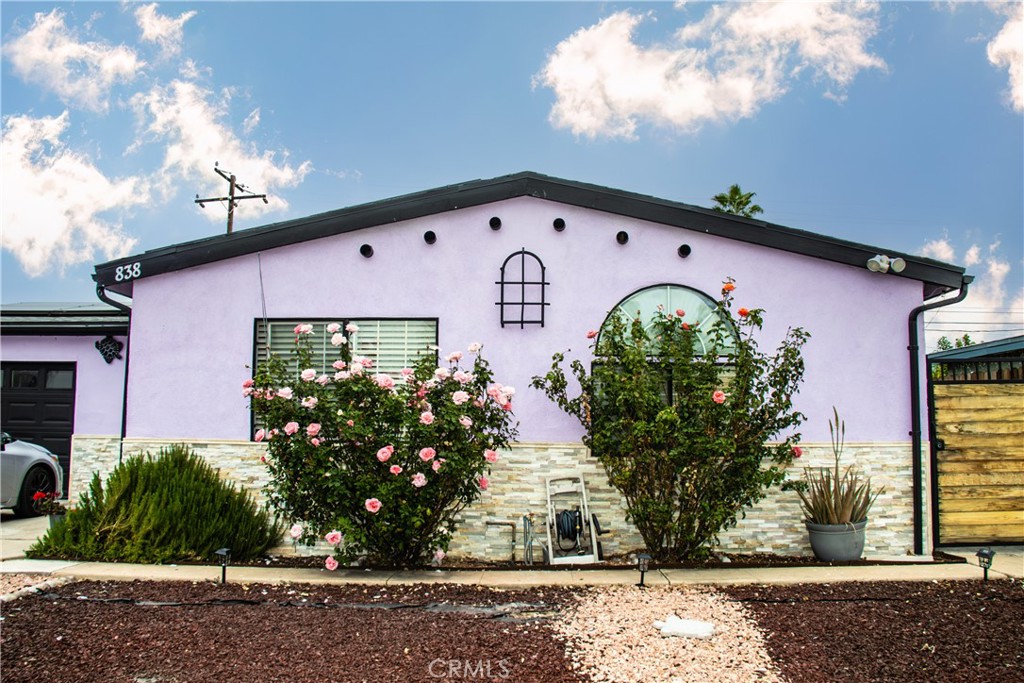 838 W Brockton