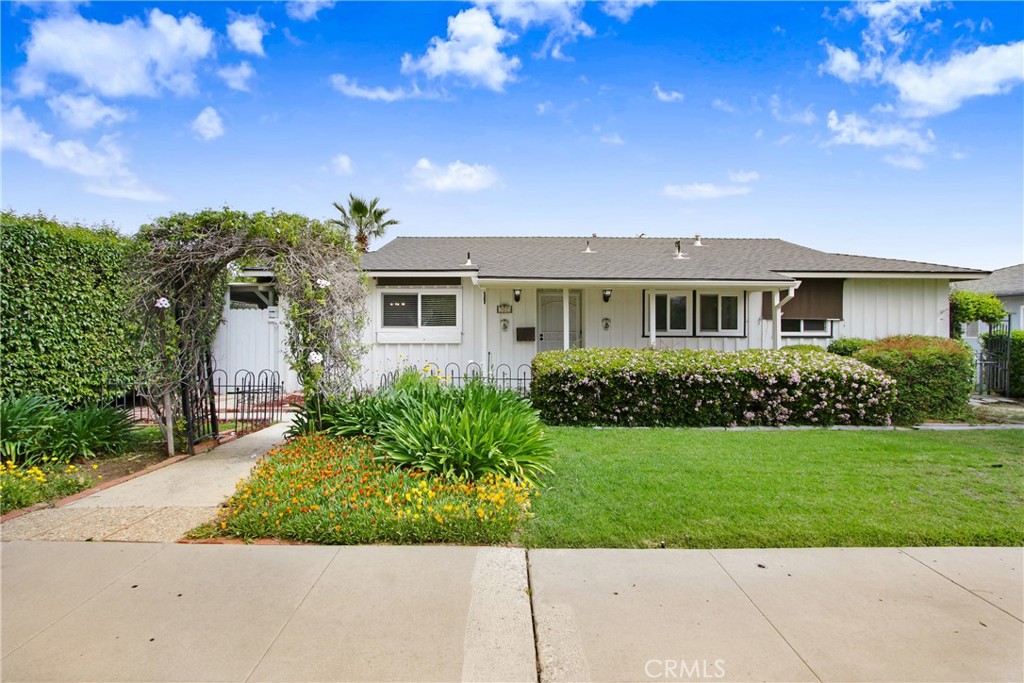 927 Alta Loma Drive
