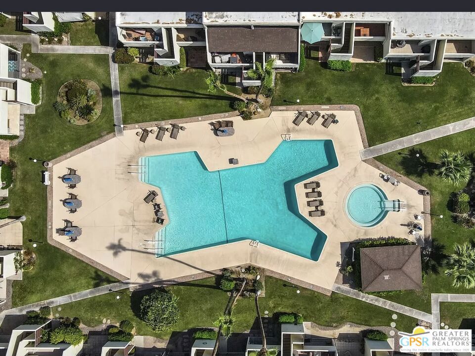 1655 E Palm Canyon Drive 111