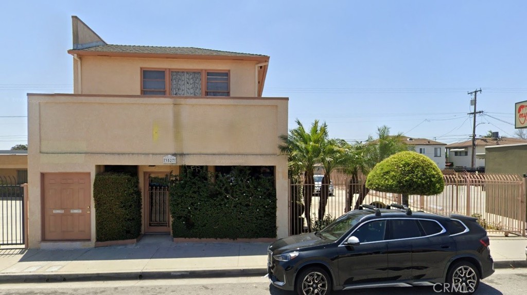 3527 W Beverly Boulevard