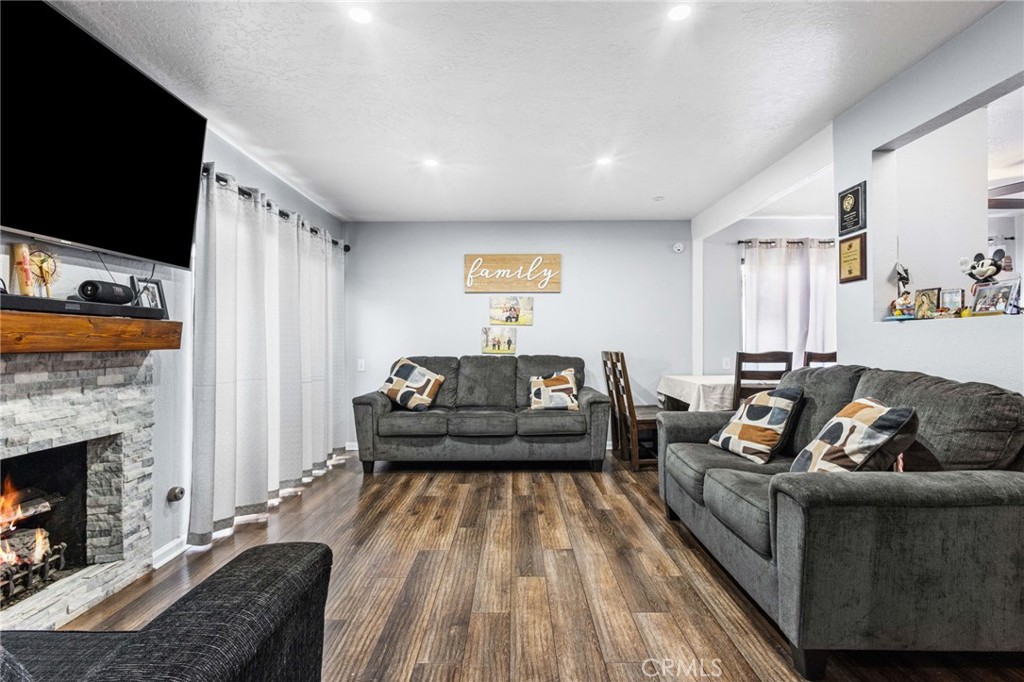 1381 S Walnut 2105