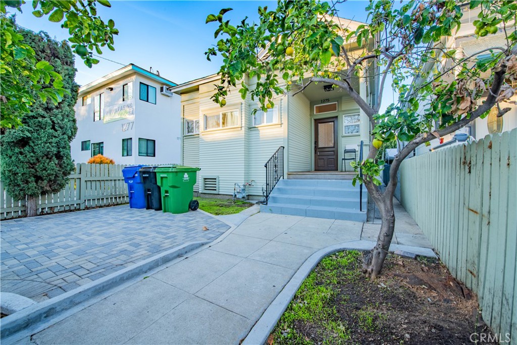 1275 W 23rd