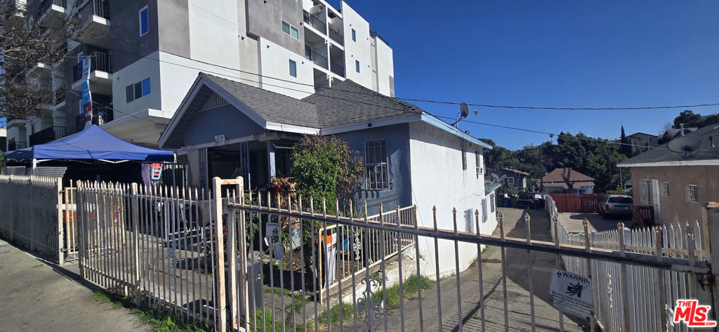 214 N Alvarado Street 2