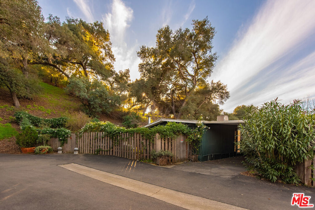1667 Las Virgenes Canyon Road 5