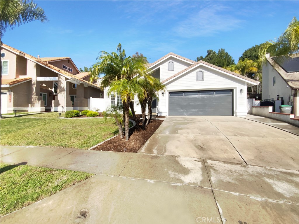 3303 Deaver
