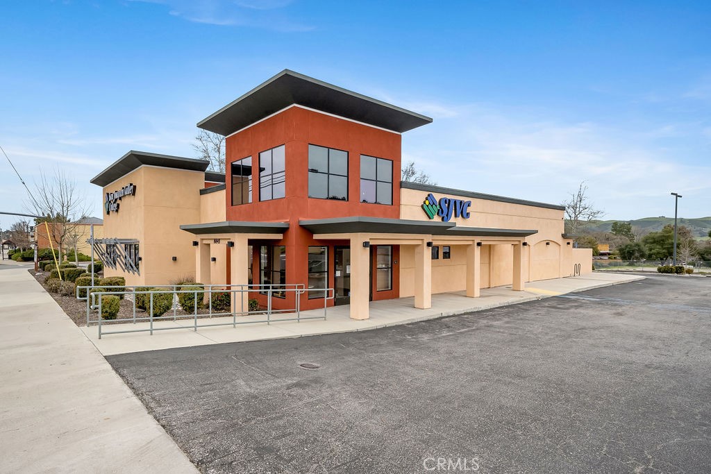 8845 El Camino Real
