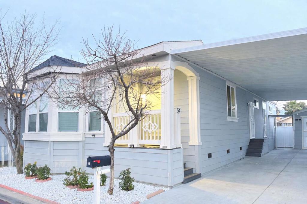 1520 E CAPITOL Expressway 54
