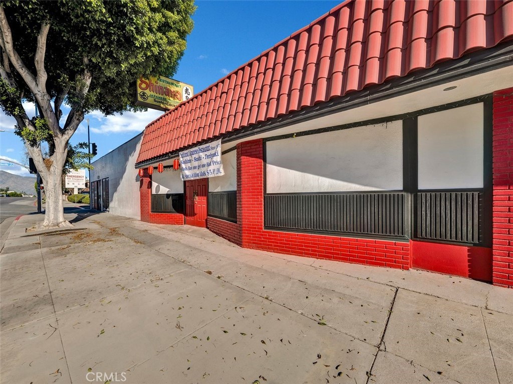 1106 S Atlantic Boulevard