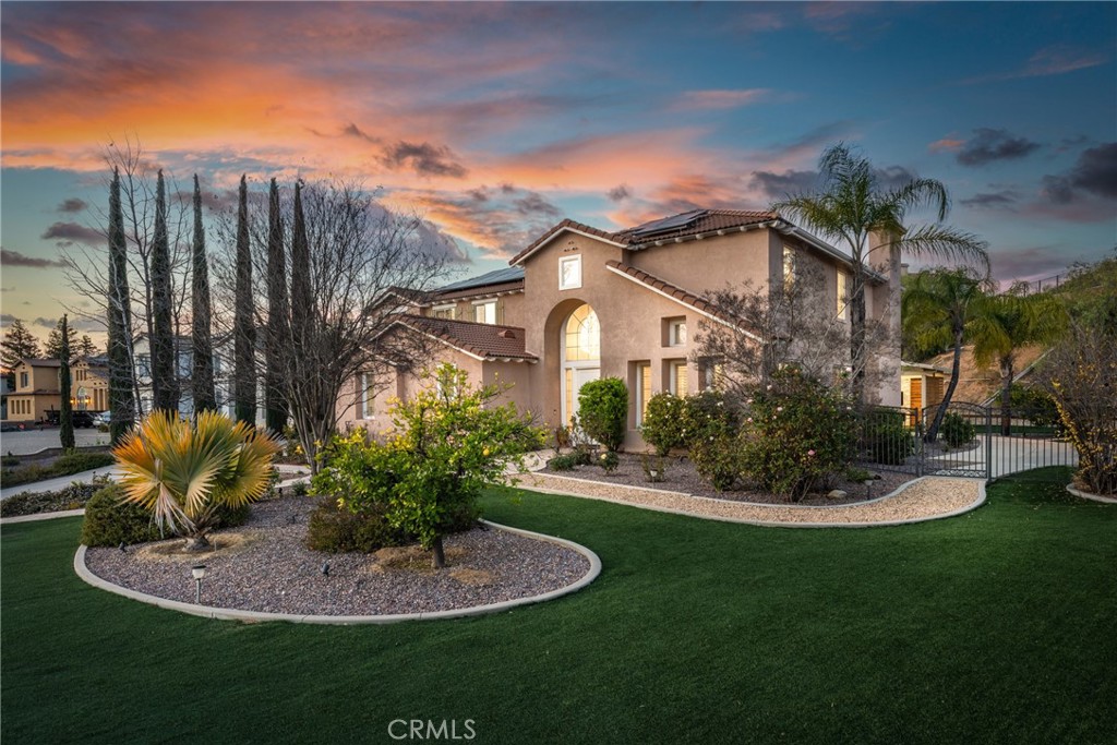 952 Creek View