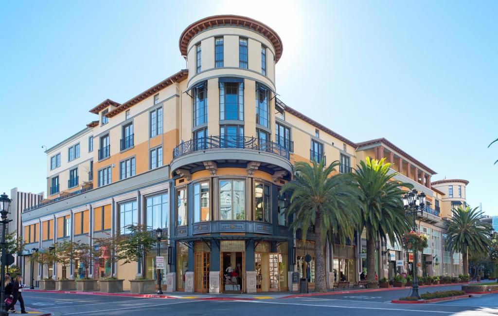356 Santana Row 320