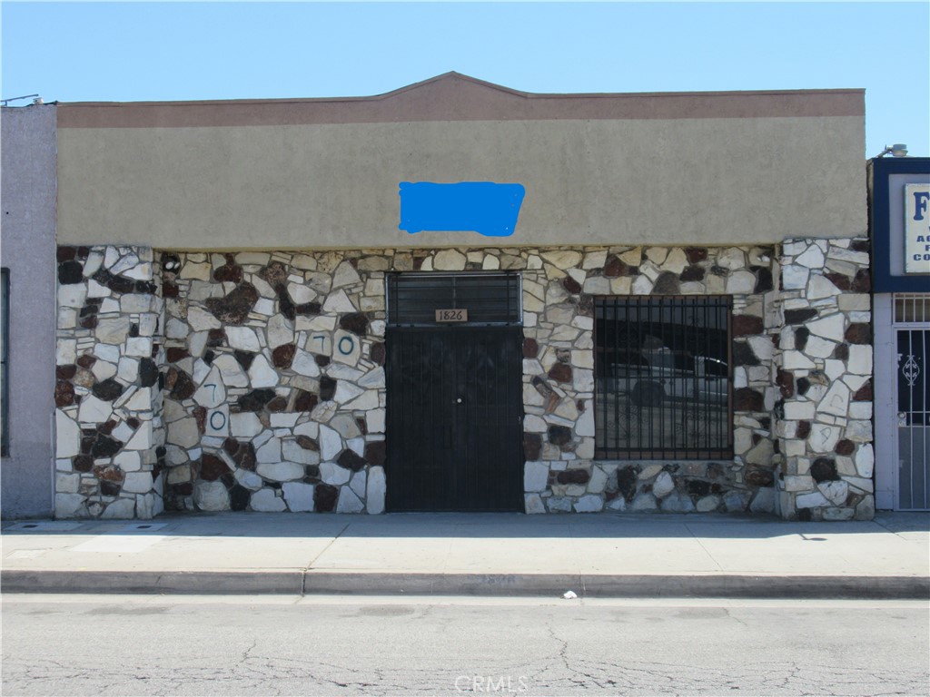 1826 E Compton
