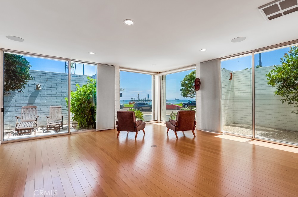 2999 E Ocean Boulevard 120