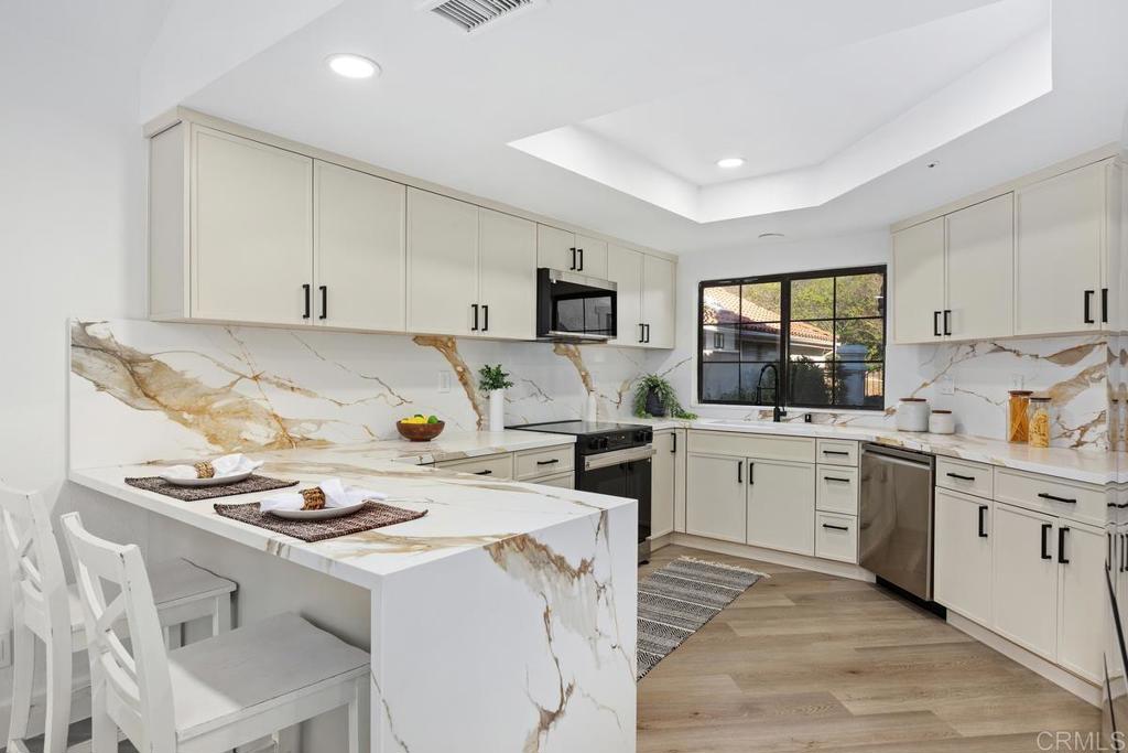2533 Holly Valley Drive