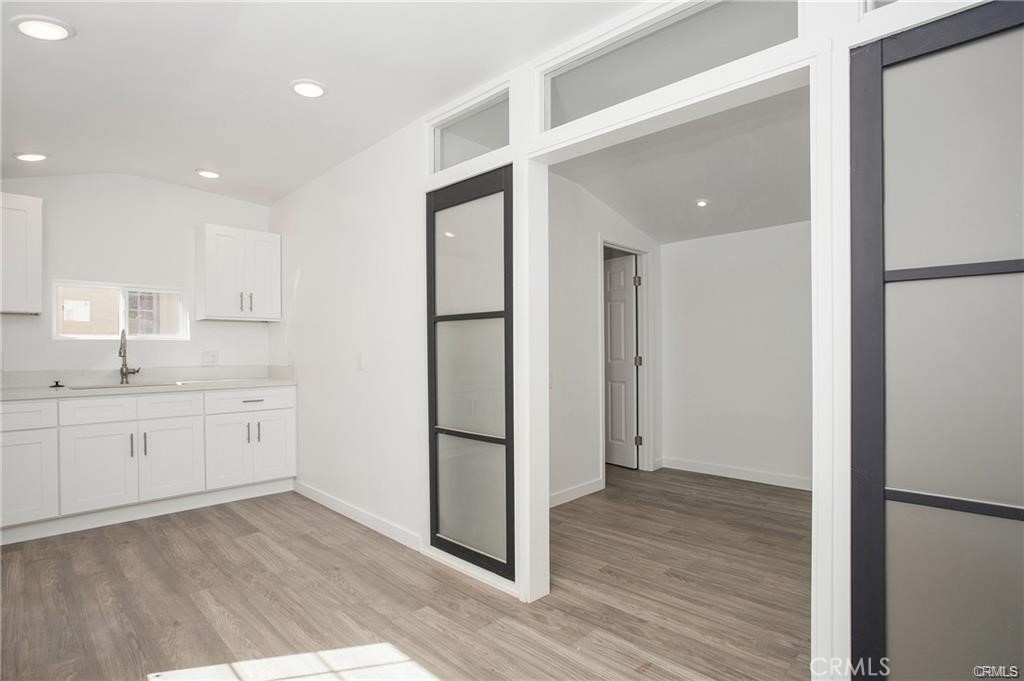 251 Avenida Del Mar B