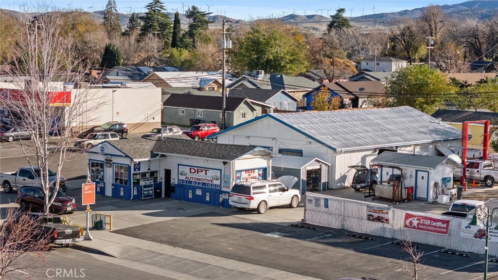 230 E Tehachapi