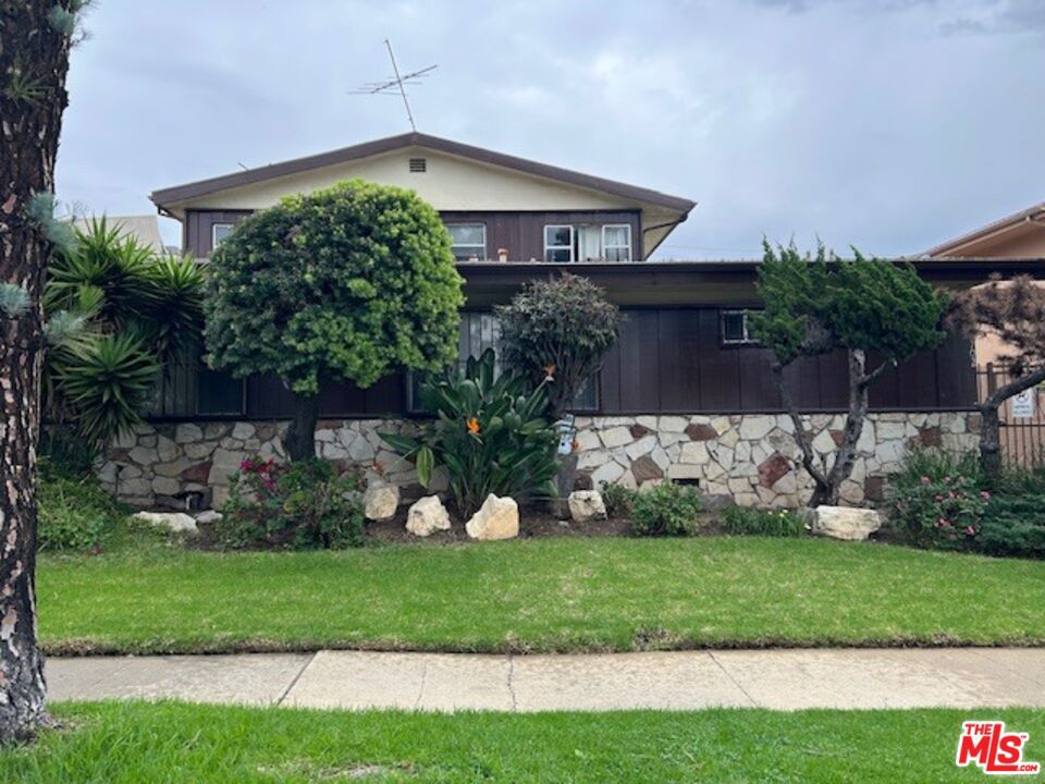 10702 Crenshaw Boulevard 5