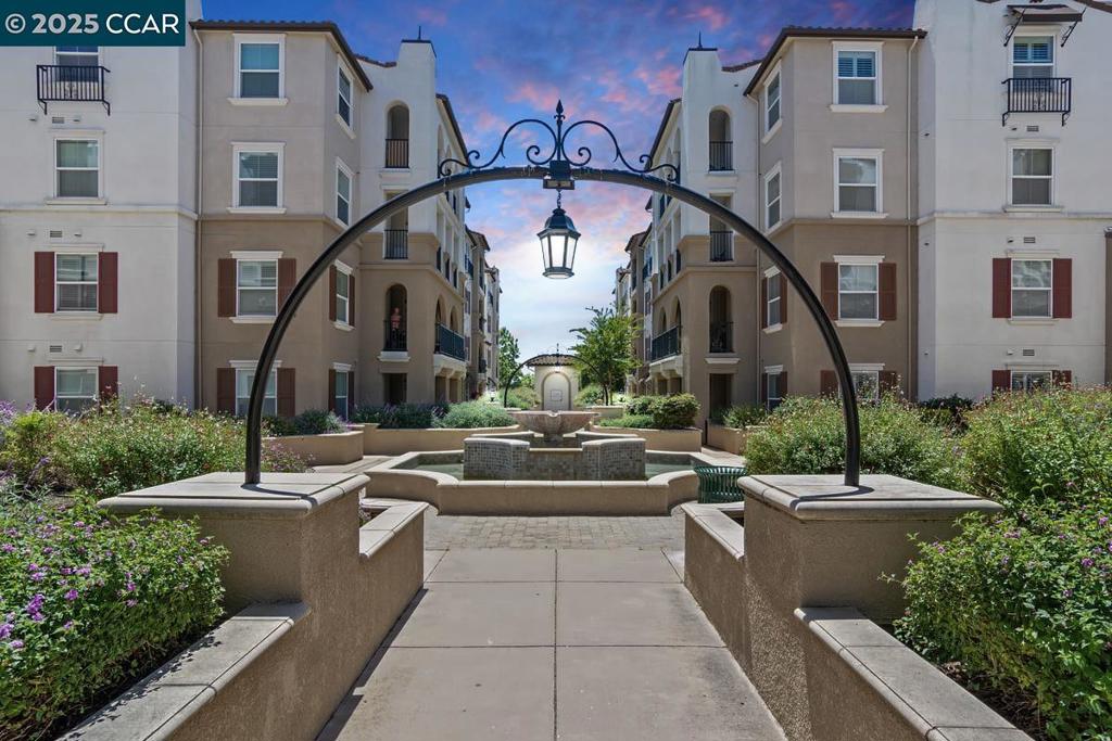 3240 Maguire Way 401