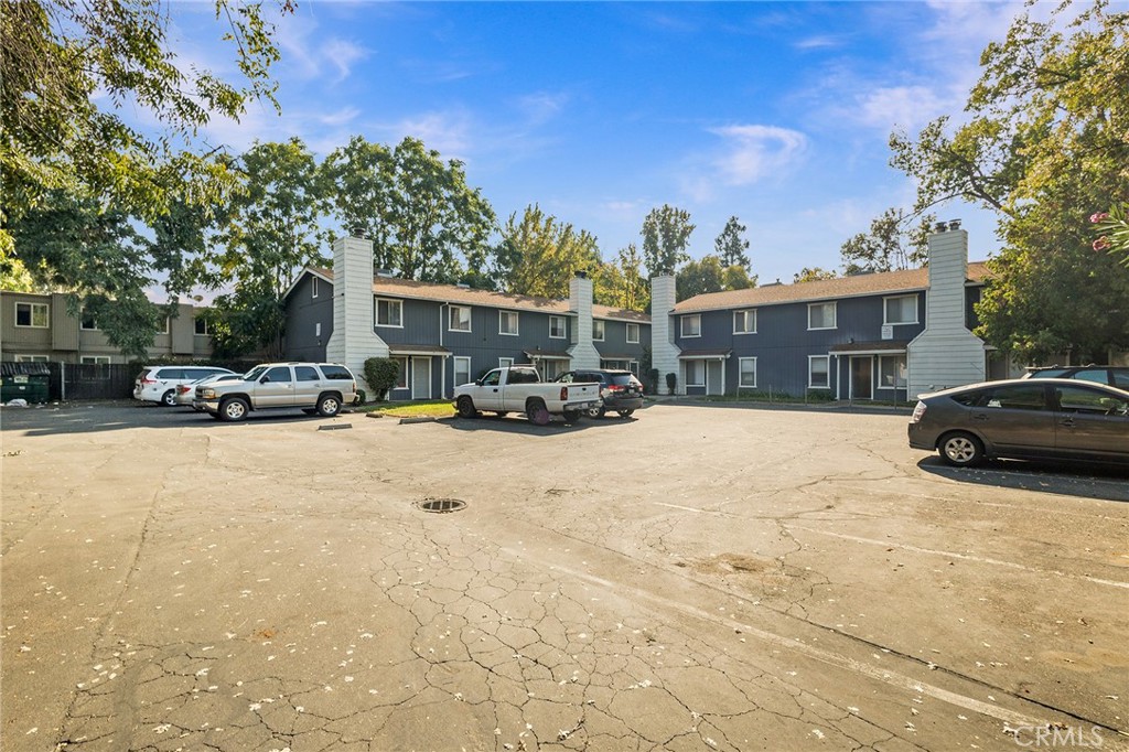 811 W 2nd