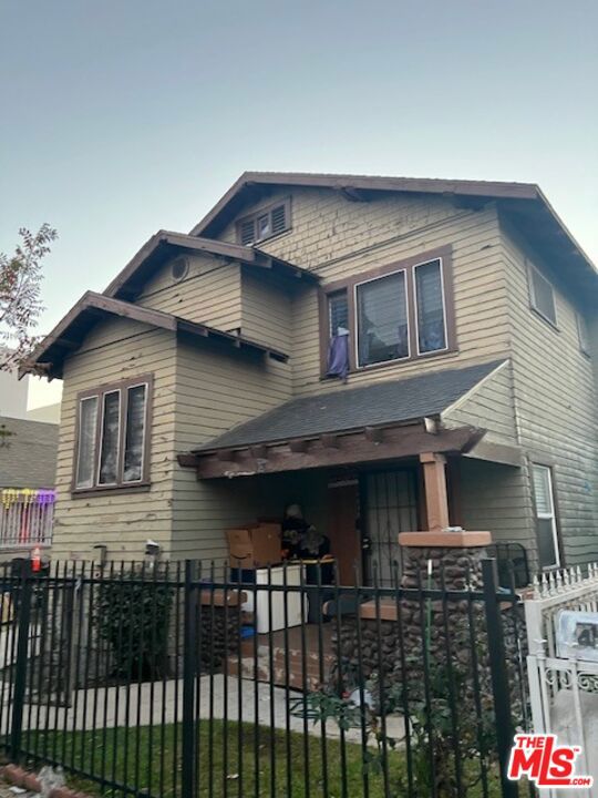 4911 S Normandie Avenue