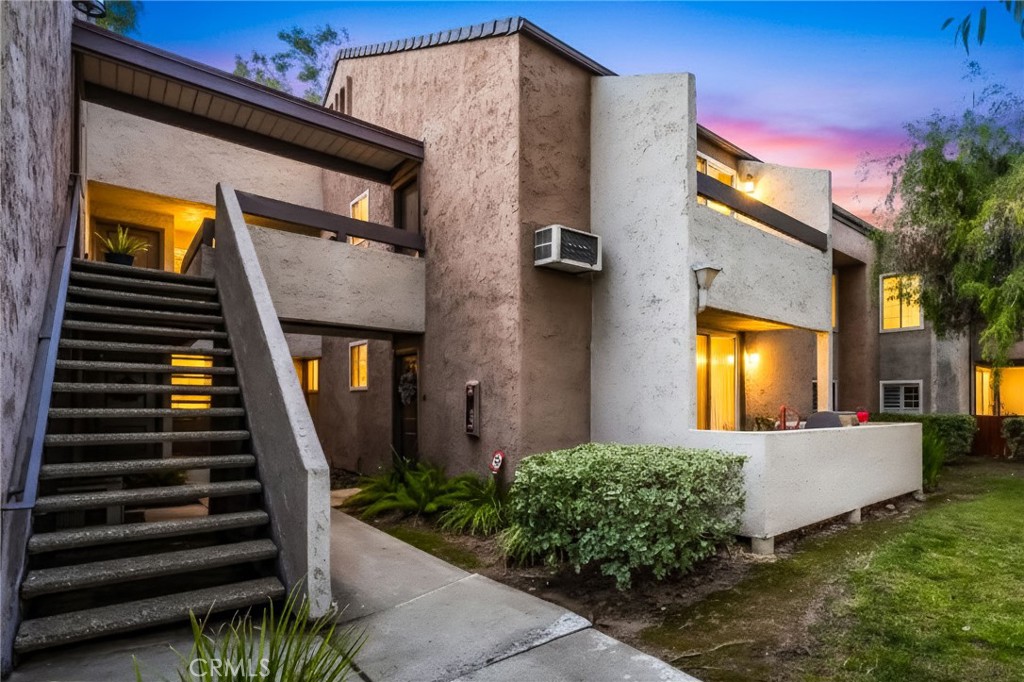 1350 N Escondido 46