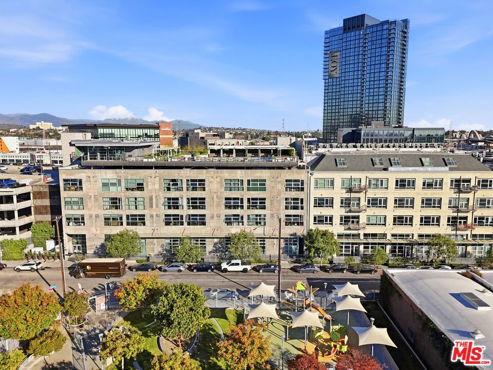 530 S Hewitt Street 533