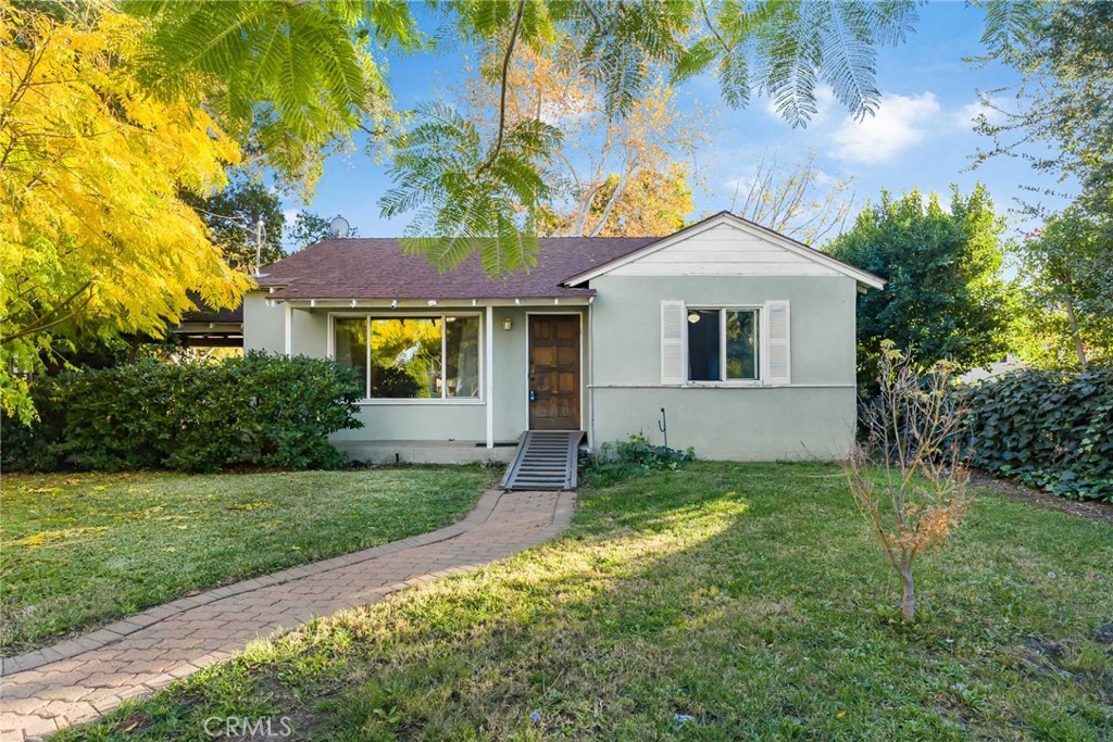 17806 Erwin St