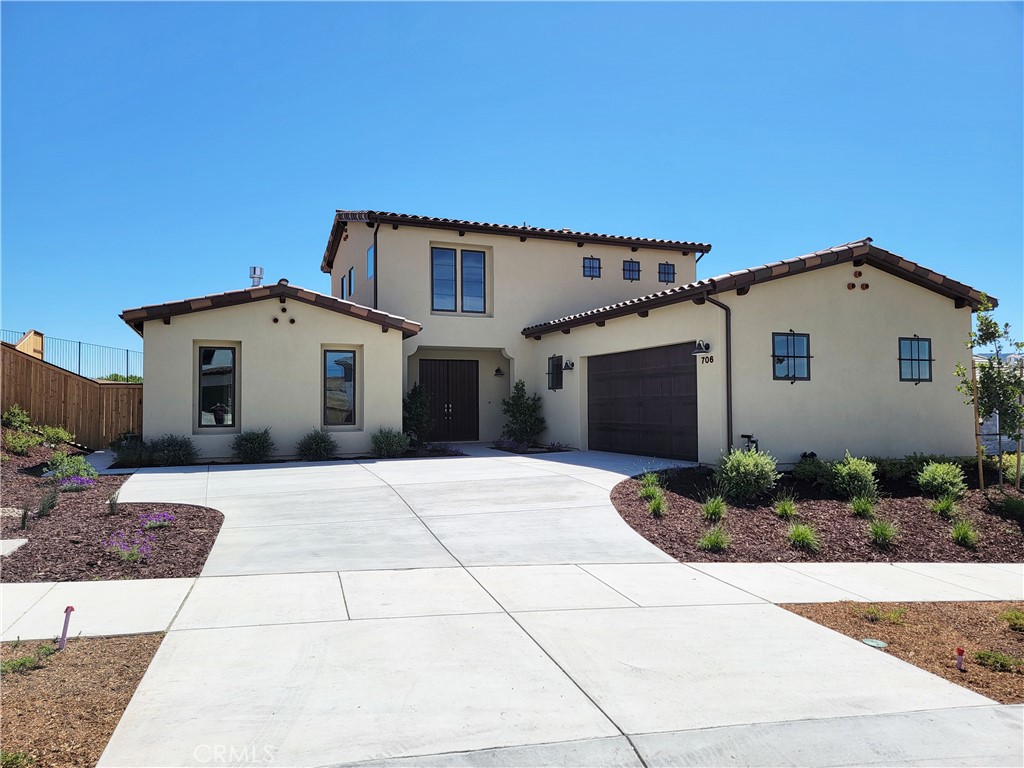 706 Manor Lane