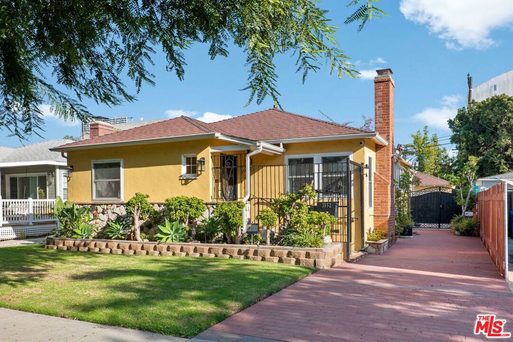 3552 Schaefer Street