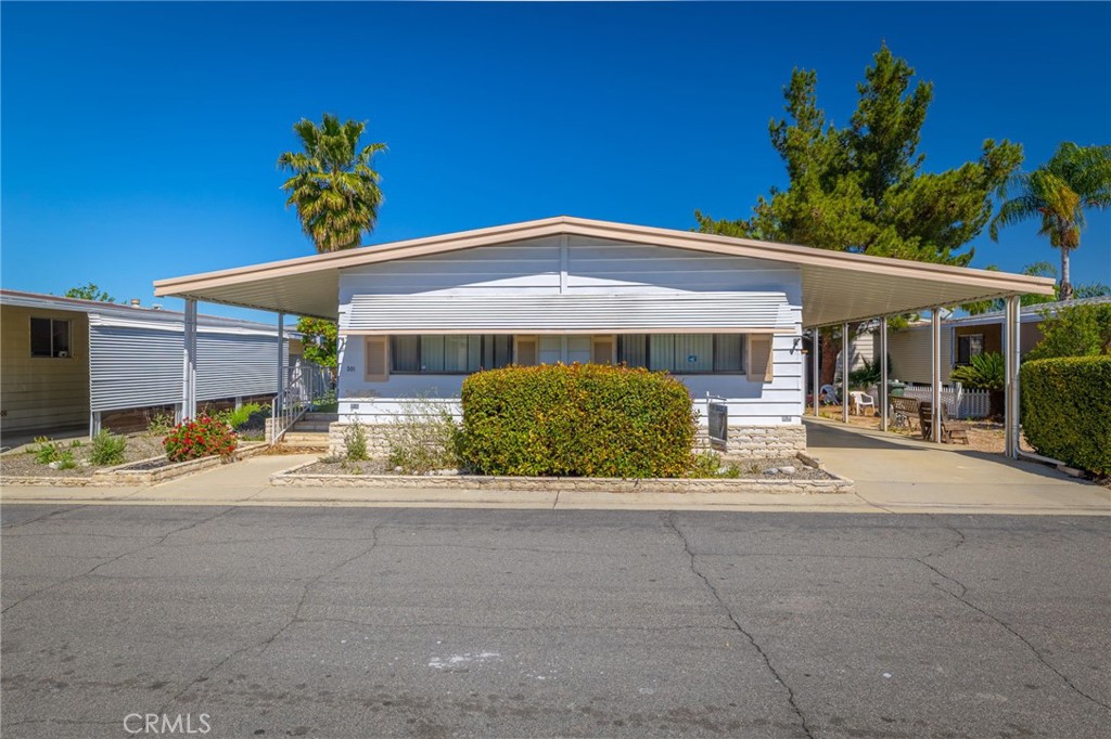 881 N Lake N 301