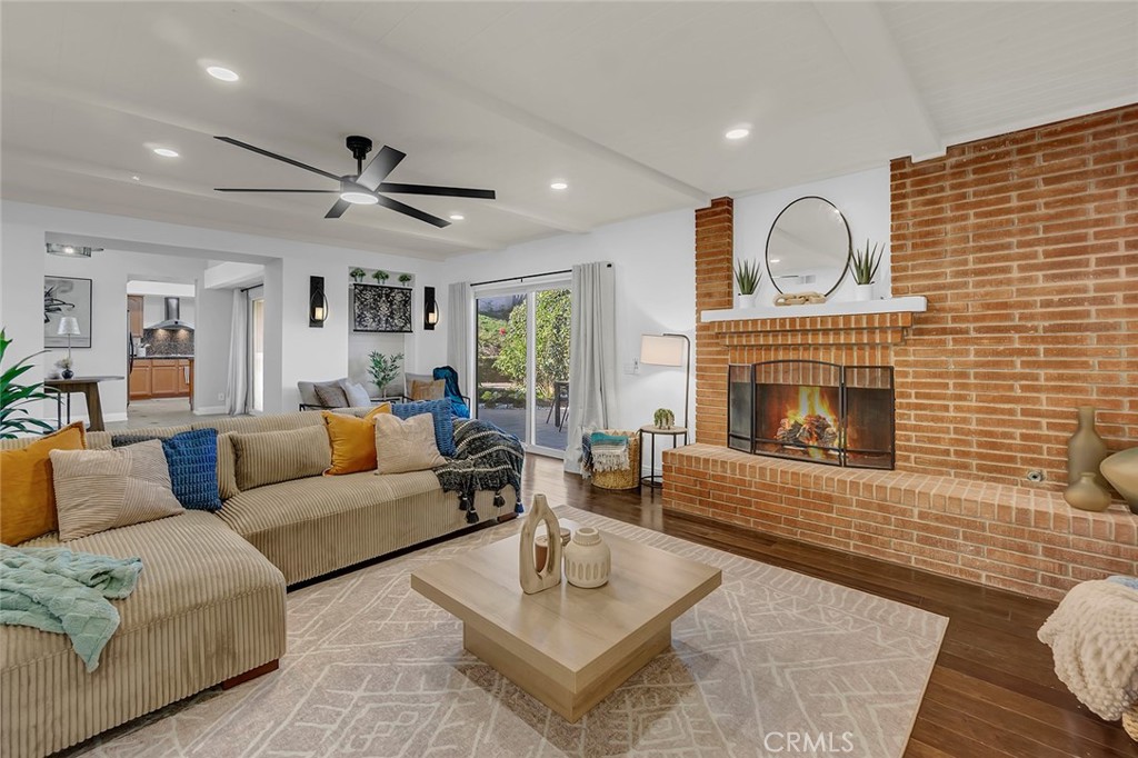 25151 Via Playa
