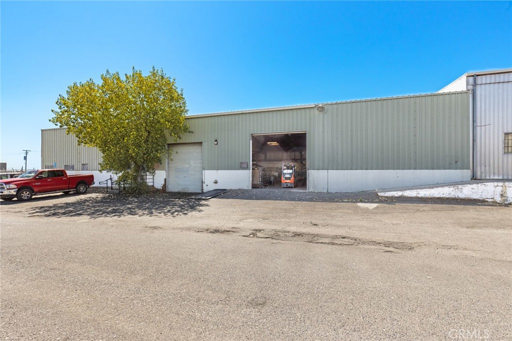 651 Thunderbolt Street